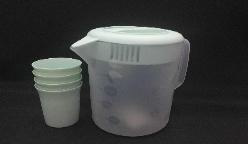 Juego de jarra con 4 vasos plasticos