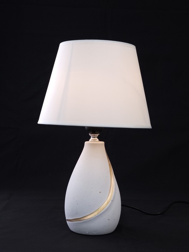 [ZK8F070147] LAMPARA C/ BASE DE PORCELANA 22.5*22.5*36.5CM