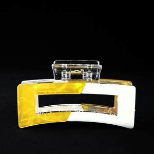 PELLIZCO PLASTICO P/ CABELLO 8.5 CM